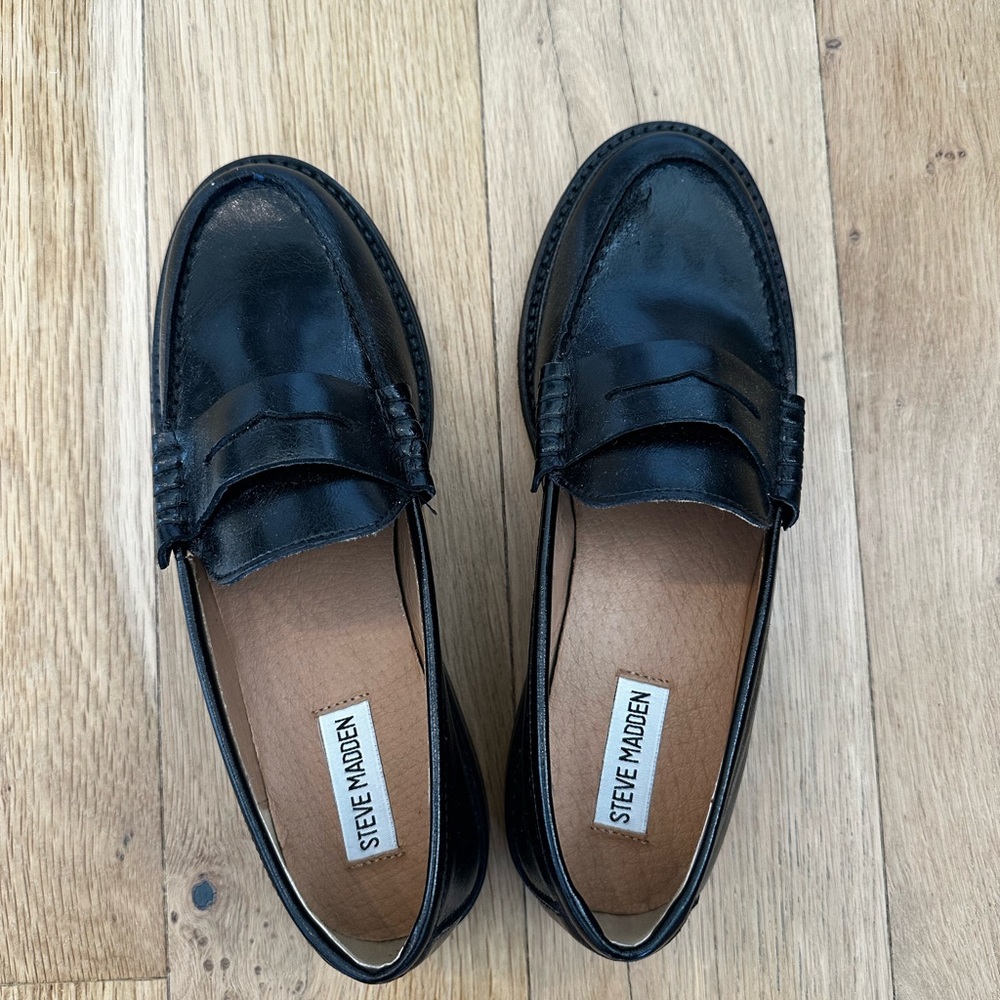 Steve Madden Classic Black Leather Loafers